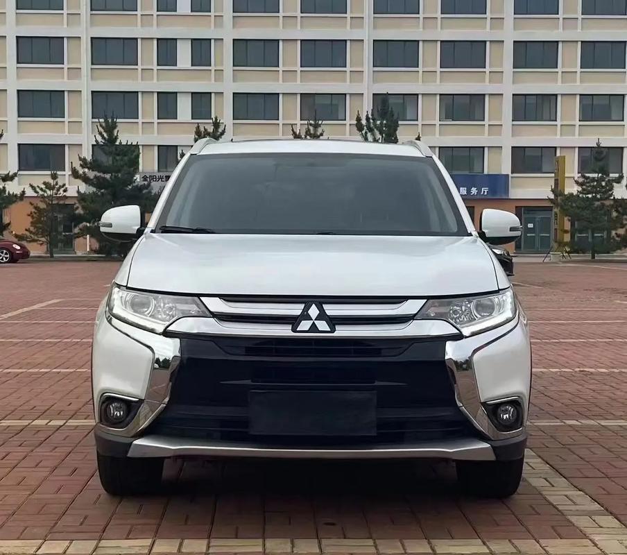三菱汽車報價與圖片，三菱汽車報價及圖片suv